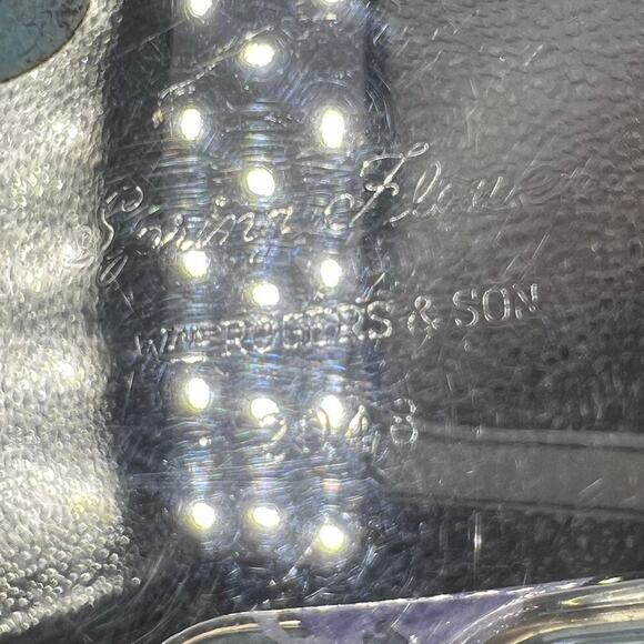 Vintage WM Rogers & Sons Round Silver Plated Serving Tray Spring Flowers #2048 - Picture 5 of 10